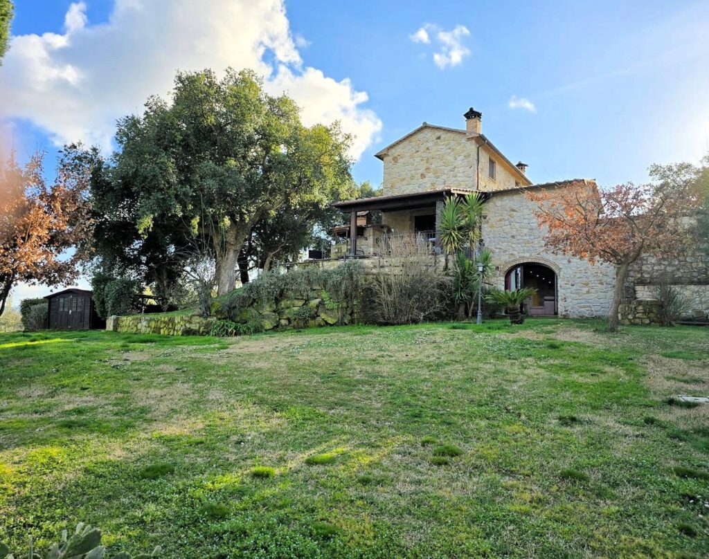 1591-Casale con ampio giardino e vista panoramica-Roccastrada-1 Agenzia Immobiliare ASIP