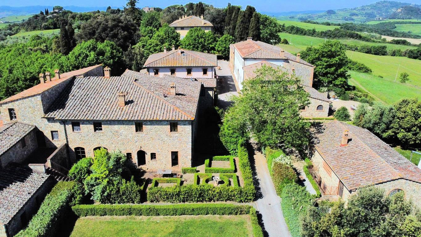 1665-Appartamento in antico borgo ristrutturato con piscina-Volterra-1 Agenzia Immobiliare ASIP