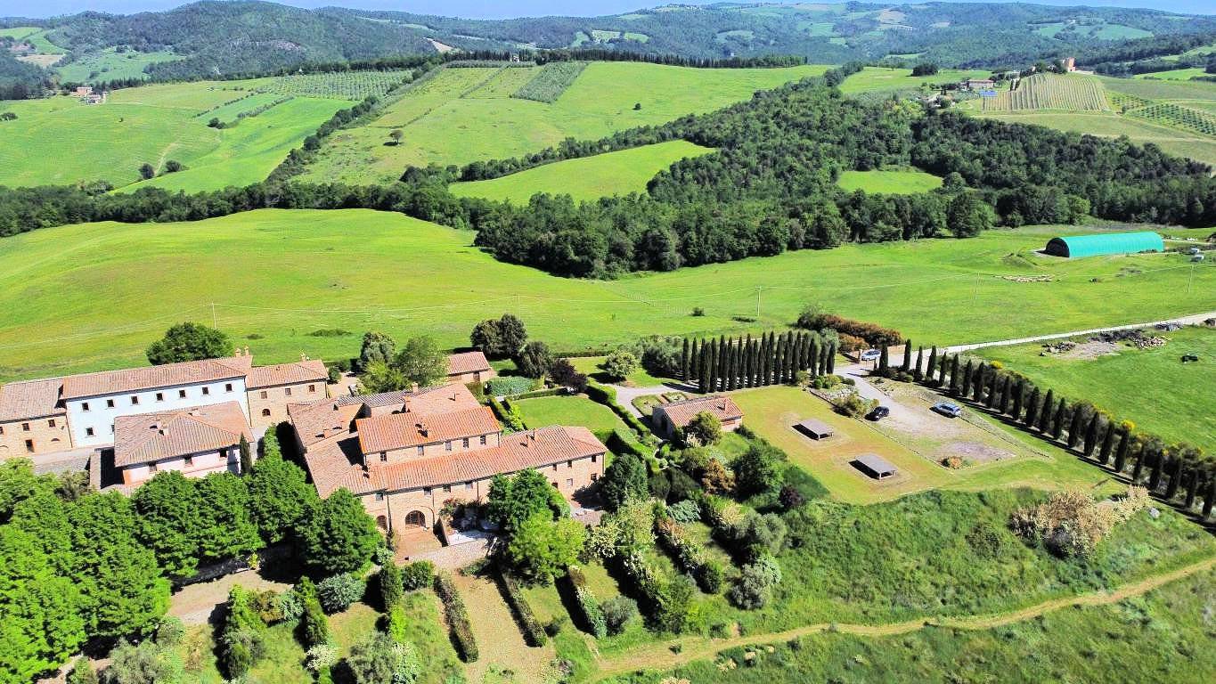 1666-Appartamento con giardino  in antico borgo ristrutturato con piscina-Volterra-1 Agenzia Immobiliare ASIP