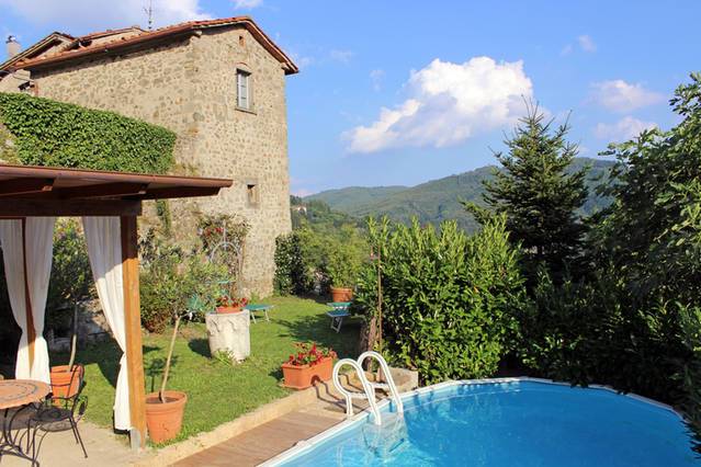 1683-Rustico in stile Toscano con ampio terreno piscina laghetto e vista panoramica-San Marcello Piteglio-1 Agenzia Immobiliare ASIP