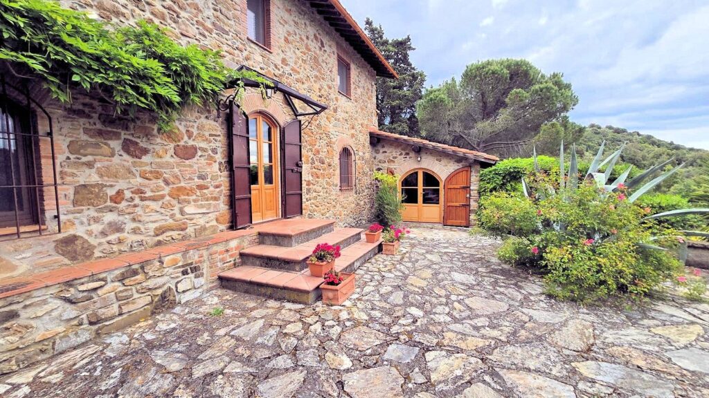 1702-Casale in pietra con vista panoramica-Suvereto-4 Agenzia Immobiliare ASIP