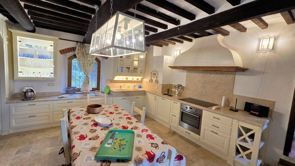 1702-Casale in pietra con vista panoramica-Suvereto-17 Agenzia Immobiliare ASIP