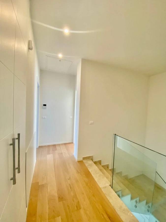 1703-Villa di recente realizzazione con piscina-Pietrasanta-19 Agenzia Immobiliare ASIP