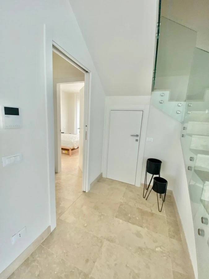1703-Villa di recente realizzazione con piscina-Pietrasanta-22 Agenzia Immobiliare ASIP