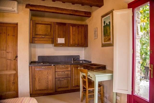 1704-Rustico in stile Toscano con giardino e piscina  in ottima posizione-Camaiore-18 Agenzia Immobiliare ASIP