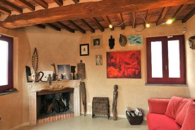 1704-Rustico in stile Toscano con giardino e piscina  in ottima posizione-Camaiore-15 Agenzia Immobiliare ASIP
