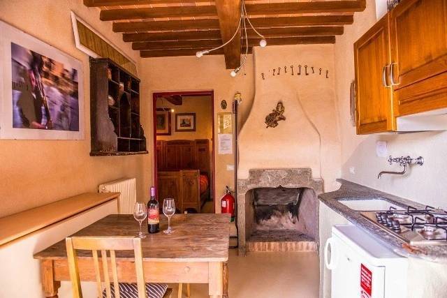 1704-Rustico in stile Toscano con giardino e piscina  in ottima posizione-Camaiore-17 Agenzia Immobiliare ASIP