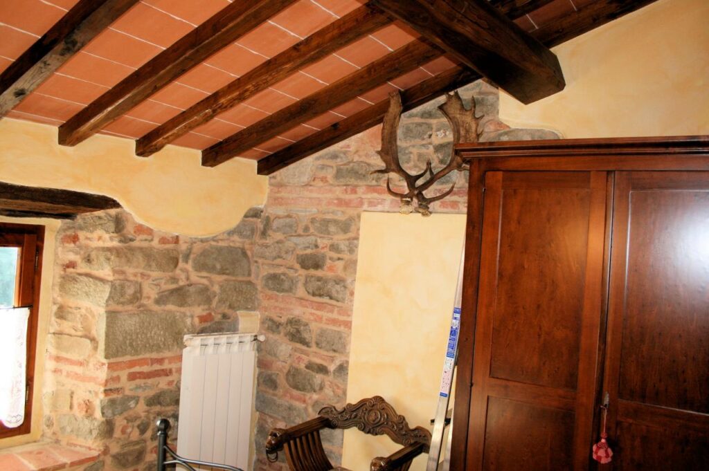 316-Terratetto semindipendente in borgo antico-Pescia-9 Agenzia Immobiliare ASIP