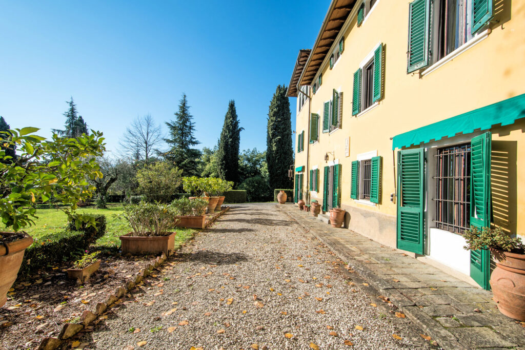 480-Antica villa padronale con parco-Pescia-6 Agenzia Immobiliare ASIP
