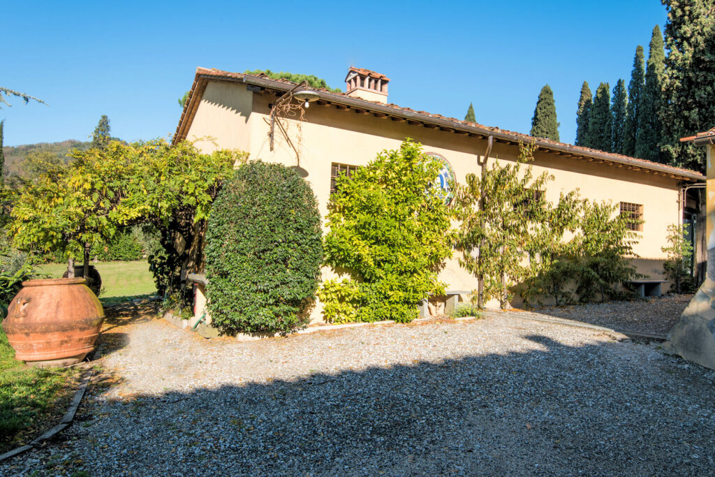 480-Antica villa padronale con parco-Pescia-8 Agenzia Immobiliare ASIP