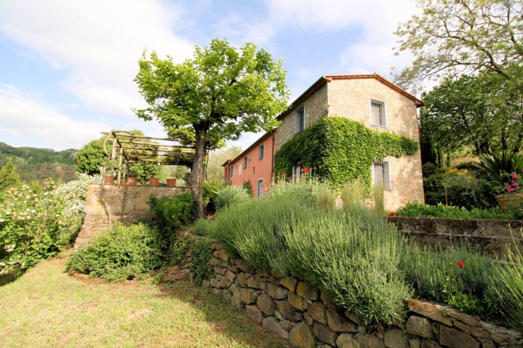 496-Casa colonica con piscina e vista panoramica-Buggiano-2 Agenzia Immobiliare ASIP