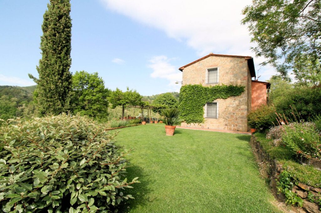 496-Casa colonica con piscina e vista panoramica-Buggiano-7 Agenzia Immobiliare ASIP