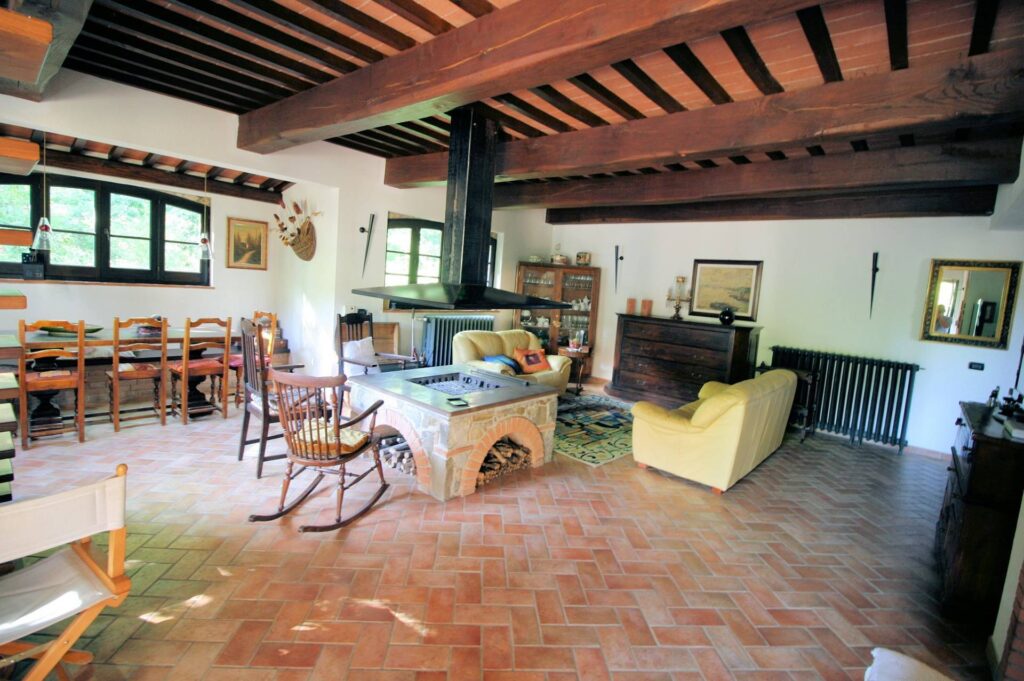 1361-Rustico in stile Toscano con dependances  immerso nel bosco-Montieri-9 Agenzia Immobiliare ASIP