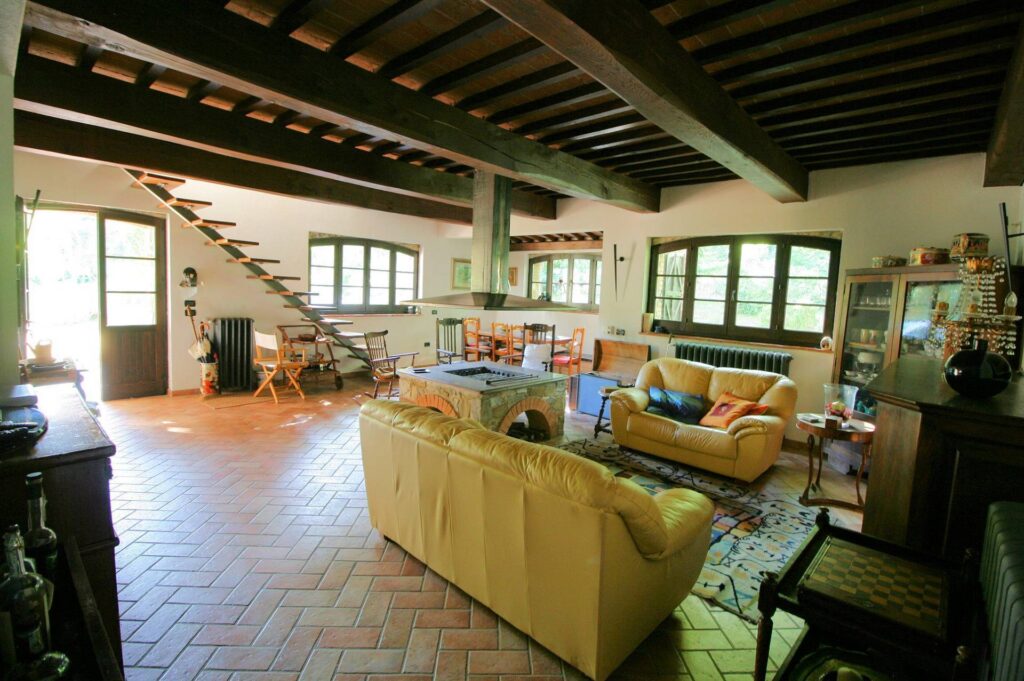 1361-Rustico in stile Toscano con dependances  immerso nel bosco-Montieri-8 Agenzia Immobiliare ASIP