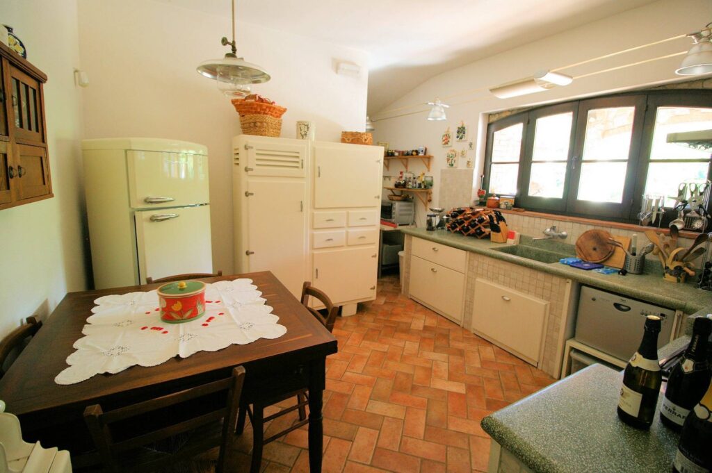 1361-Rustico in stile Toscano con dependances  immerso nel bosco-Montieri-10 Agenzia Immobiliare ASIP