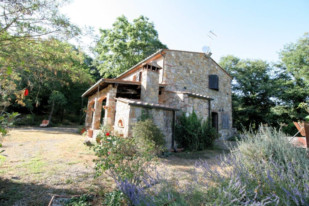 1361-Rustico in stile Toscano con dependances  immerso nel bosco-Montieri-3 Agenzia Immobiliare ASIP