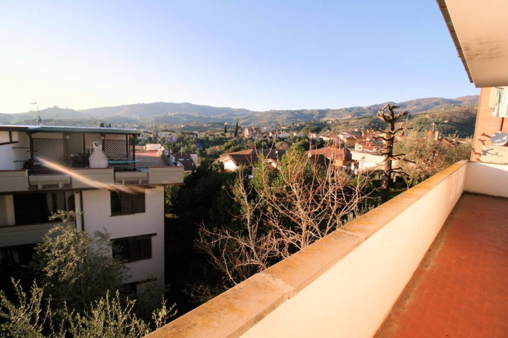 1395-Villa di ampia superficie in zona residenziale-Montecatini-Terme-6 Agenzia Immobiliare ASIP