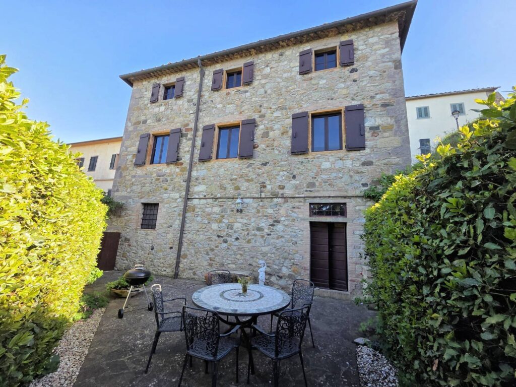 1716-Appartamento al piano primo con giardino-Lajatico-4 Agenzia Immobiliare ASIP