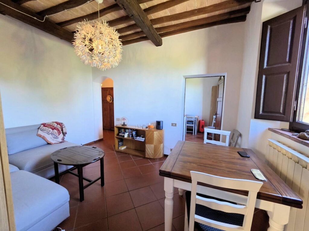 1716-Appartamento al piano primo con giardino-Lajatico-6 Agenzia Immobiliare ASIP