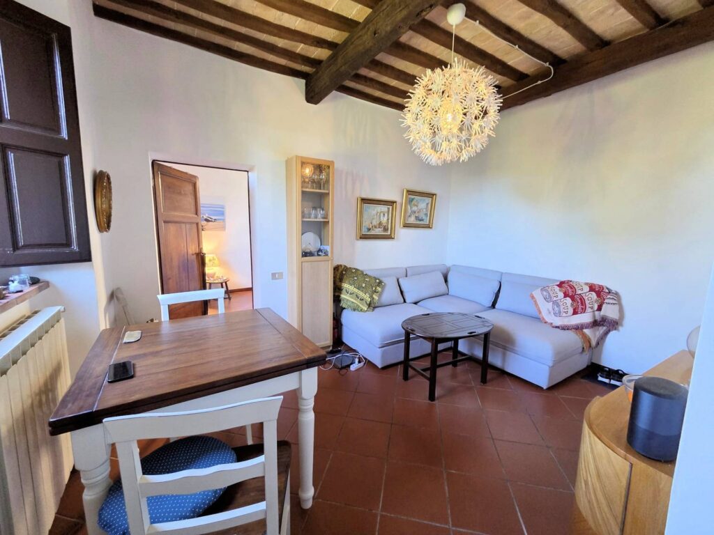 1716-Appartamento al piano primo con giardino-Lajatico-8 Agenzia Immobiliare ASIP