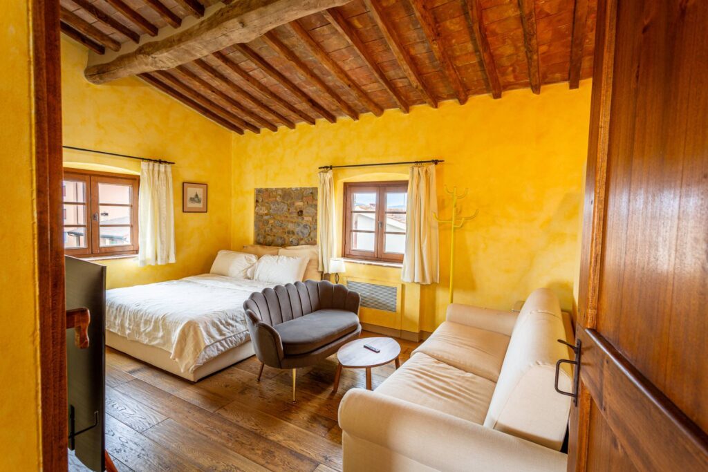 1717-Appartamento al piano secondo di complesso residenziale con piscina-Lajatico-17 Agenzia Immobiliare ASIP
