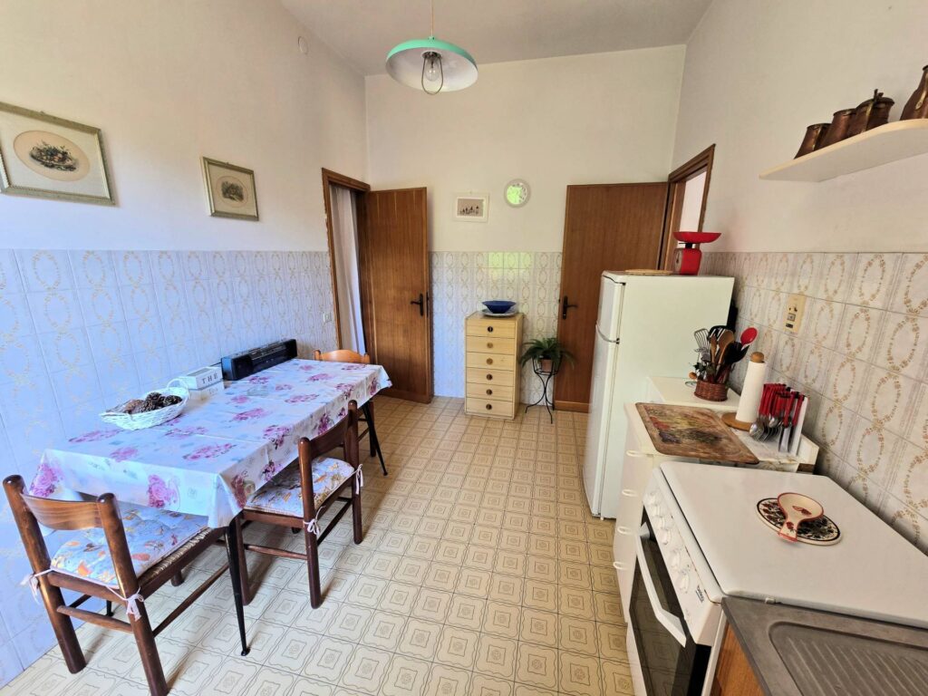 1721-Appartamento al piano primo in bifamiliare con giardino-Marliana-12 Agenzia Immobiliare ASIP