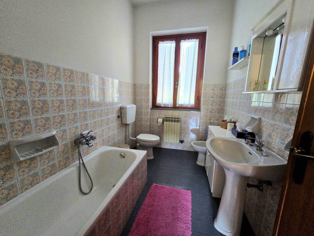 1721-Appartamento al piano primo in bifamiliare con giardino-Marliana-18 Agenzia Immobiliare ASIP
