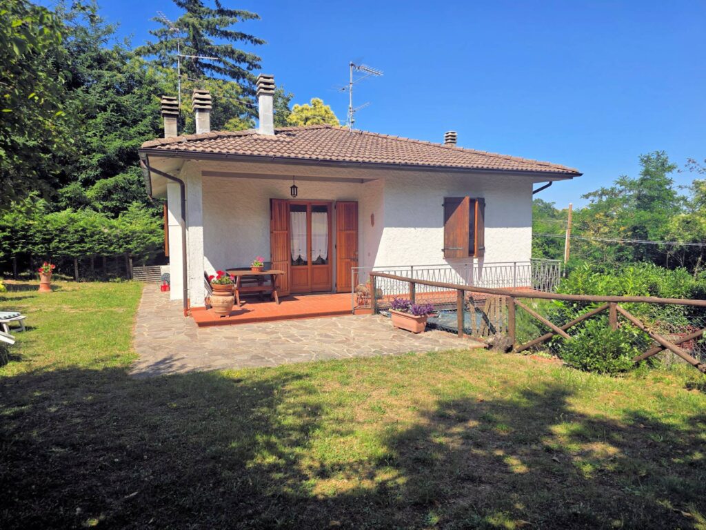1721-Appartamento al piano primo in bifamiliare con giardino-Marliana-6 Agenzia Immobiliare ASIP