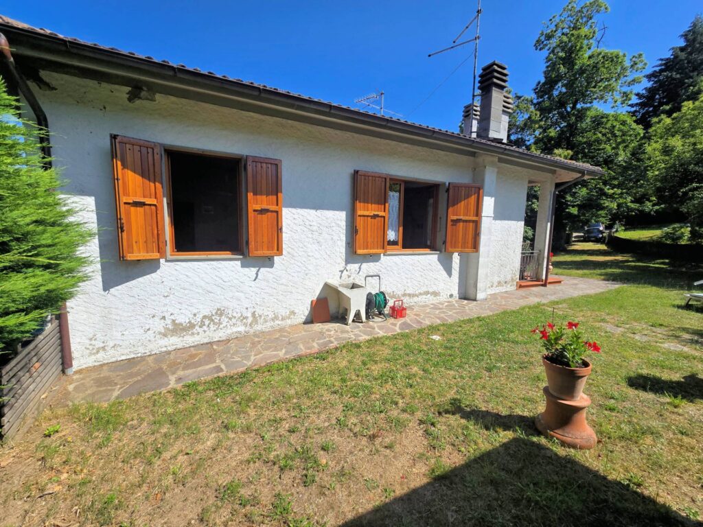 1721-Appartamento al piano primo in bifamiliare con giardino-Marliana-4 Agenzia Immobiliare ASIP