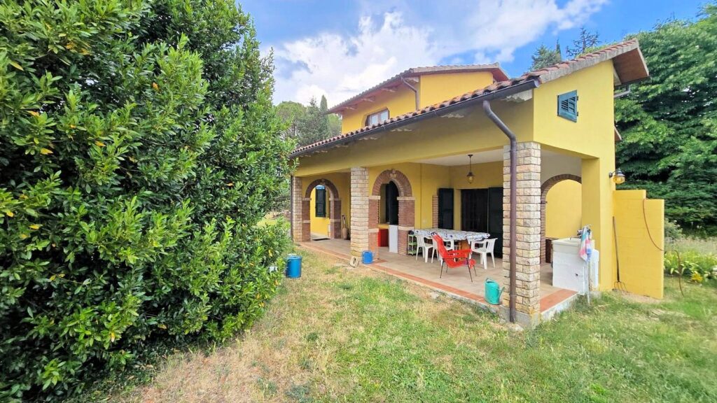 1722-Casa indipendente ristrutturata con terreno e vista panoramica-Roccastrada-1 Agenzia Immobiliare ASIP