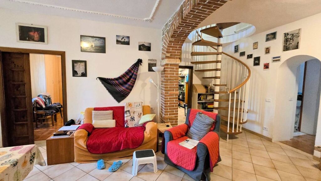 1722-Casa indipendente ristrutturata con terreno e vista panoramica-Roccastrada-11 Agenzia Immobiliare ASIP