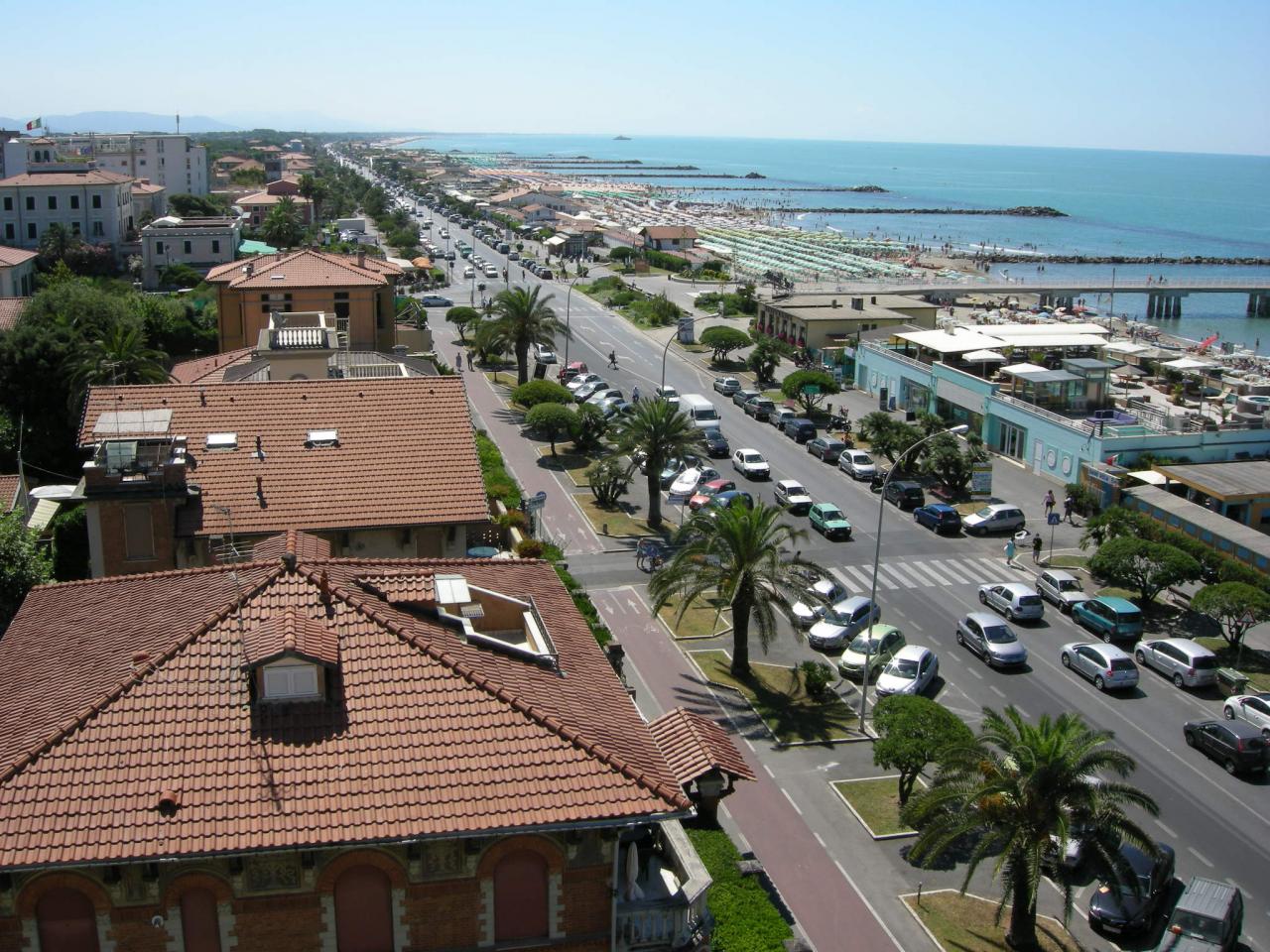 313-Storico ristorante con bar sul mare con buoni incassi-Massa-1 Agenzia Immobiliare ASIP