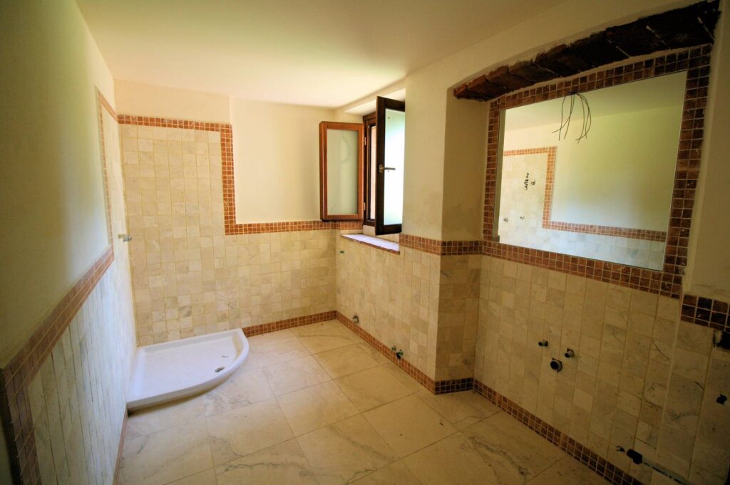 511-Casa colonica ristrutturata con parco e piscina-Casciana Terme Lari-20 Agenzia Immobiliare ASIP