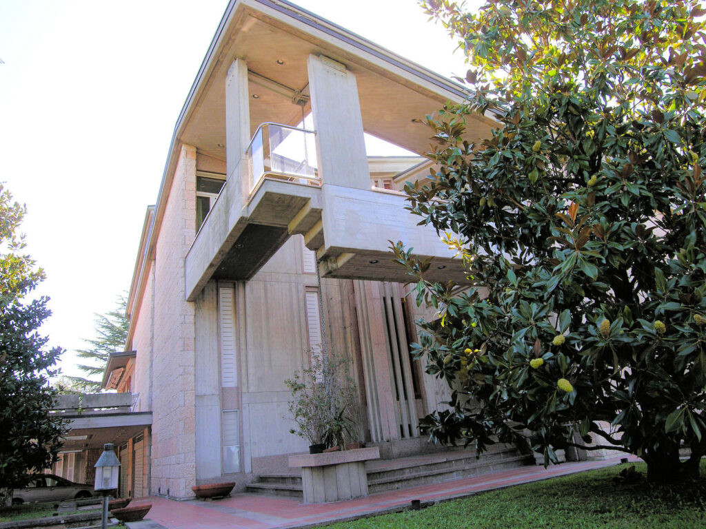 837-Villa di prestigio di ampia metratura con parco e vista mare-Massarosa-2 Agenzia Immobiliare ASIP