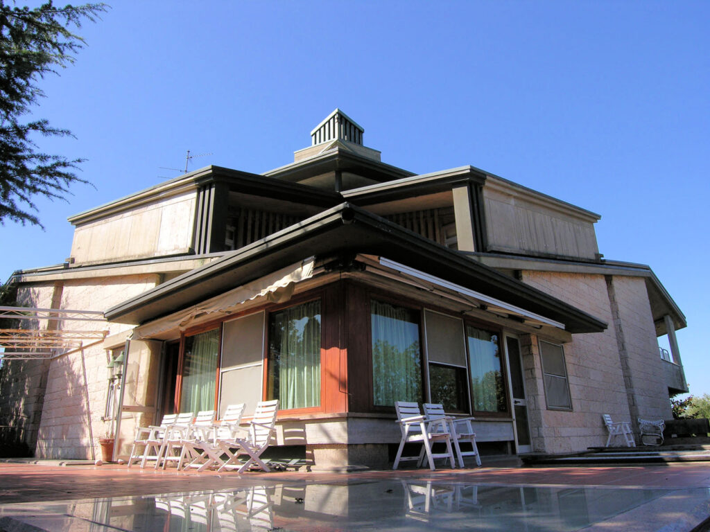 837-Villa di prestigio di ampia metratura con parco e vista mare-Massarosa-5 Agenzia Immobiliare ASIP