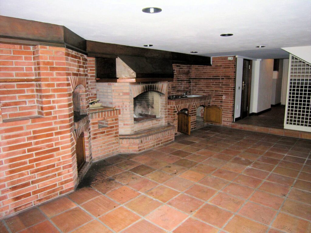 837-Villa di prestigio di ampia metratura con parco e vista mare-Massarosa-13 Agenzia Immobiliare ASIP