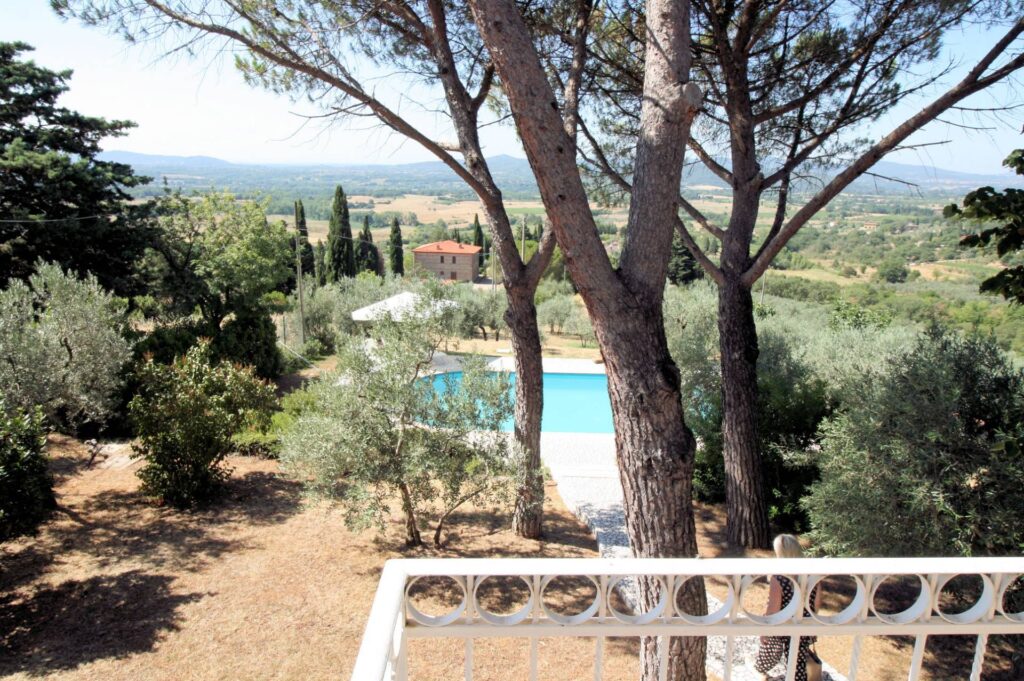 865-Villa panoramica in collina con parco e piscina-Capolona-5 Agenzia Immobiliare ASIP