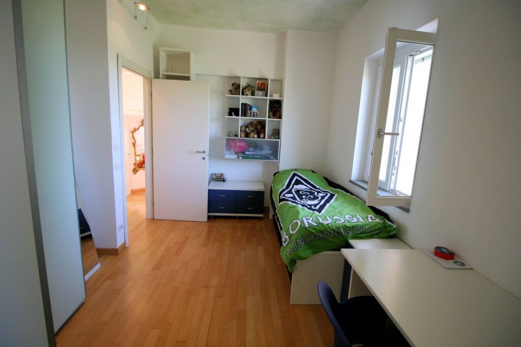 865-Villa panoramica in collina con parco e piscina-Capolona-12 Agenzia Immobiliare ASIP