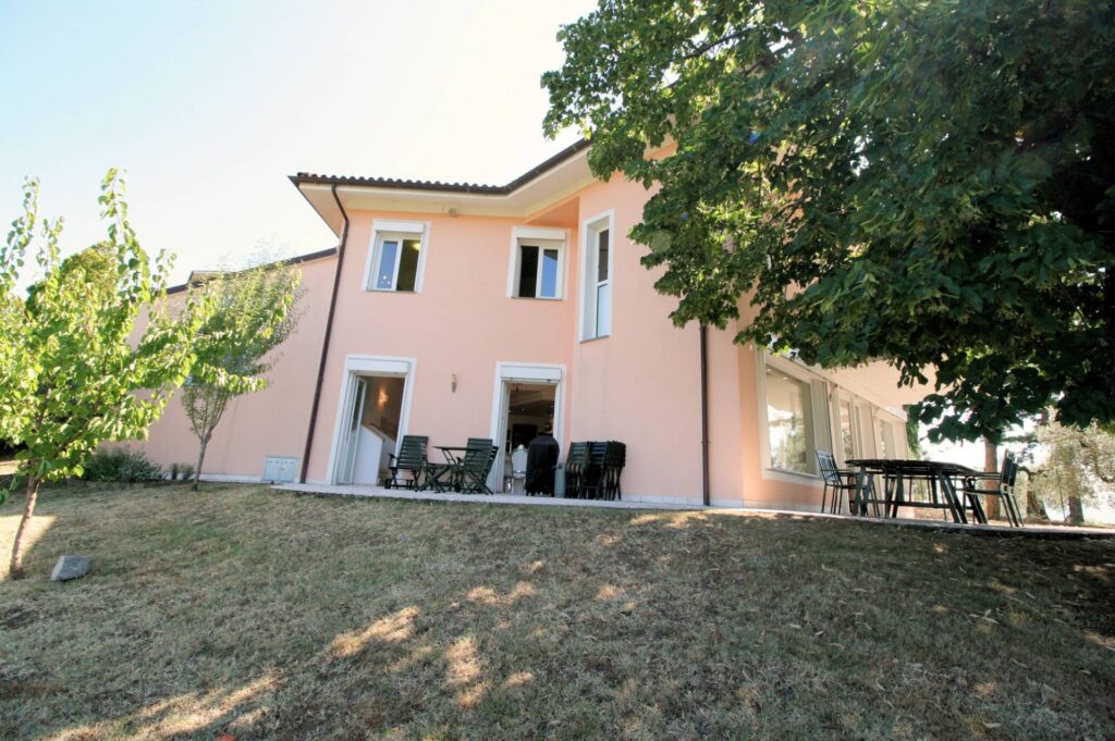 865-Villa panoramica in collina con parco e piscina-Capolona-14 Agenzia Immobiliare ASIP