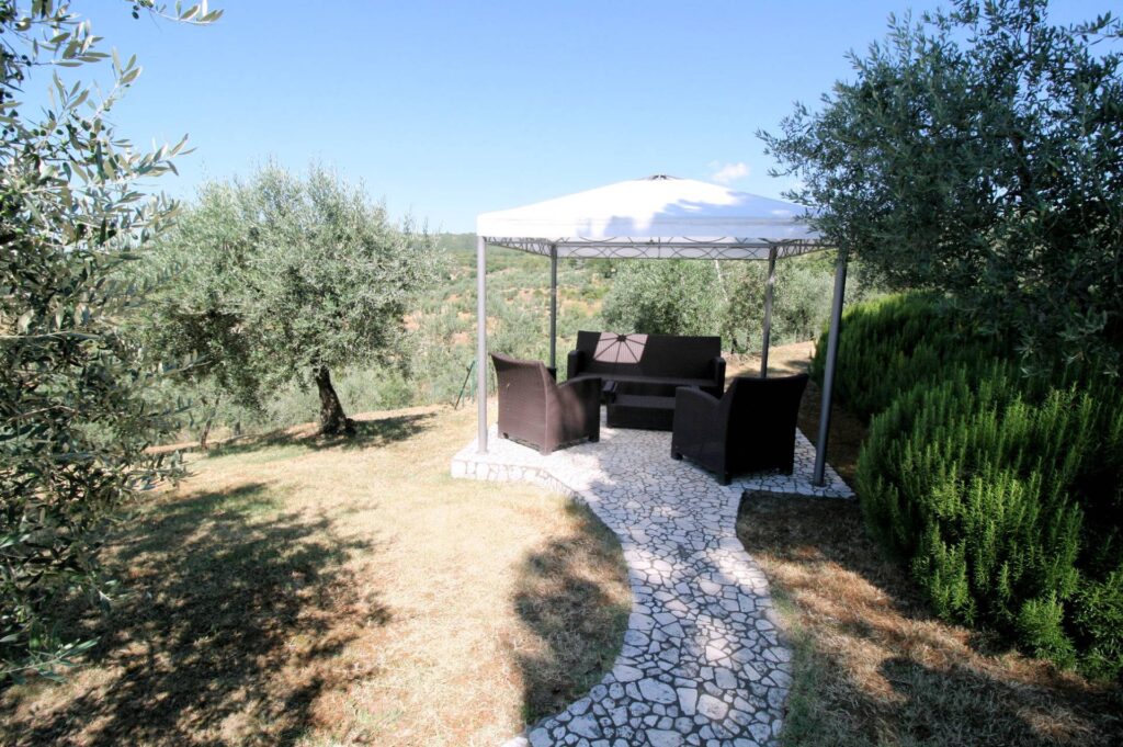 865-Villa panoramica in collina con parco e piscina-Capolona-18 Agenzia Immobiliare ASIP
