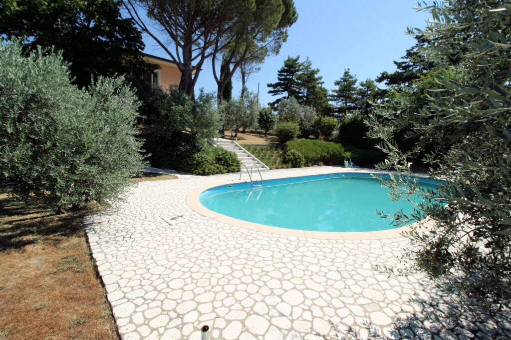 865-Villa panoramica in collina con parco e piscina-Capolona-17 Agenzia Immobiliare ASIP