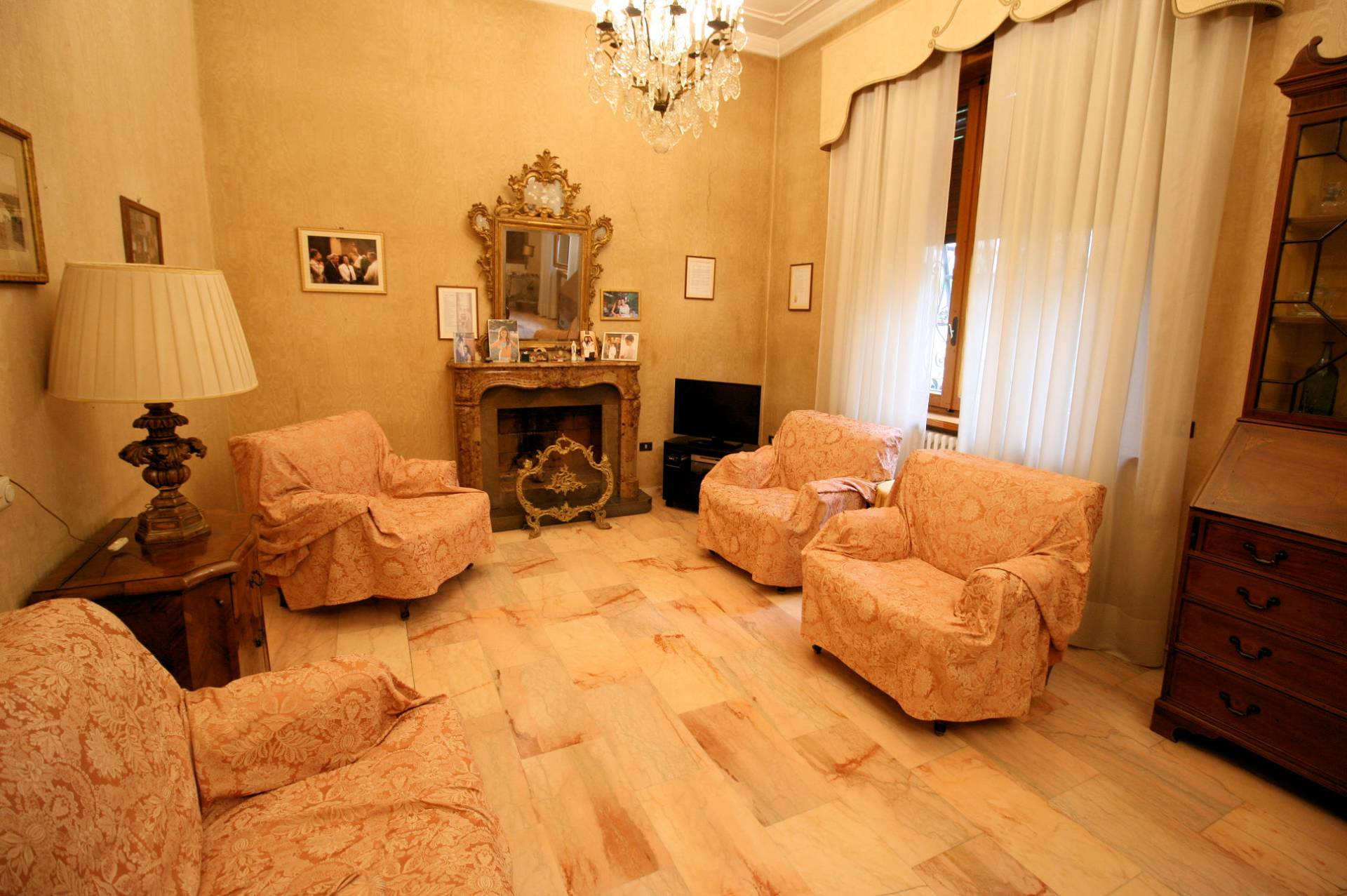 1119-Villa di ampia superficie in zona residenziale-Montecatini-Terme-1 Agenzia Immobiliare ASIP