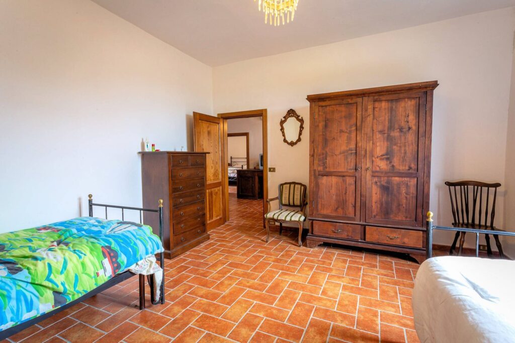 1280-Casale ristrutturato con vista panoramica parco e piscina-Volterra-18 Agenzia Immobiliare ASIP