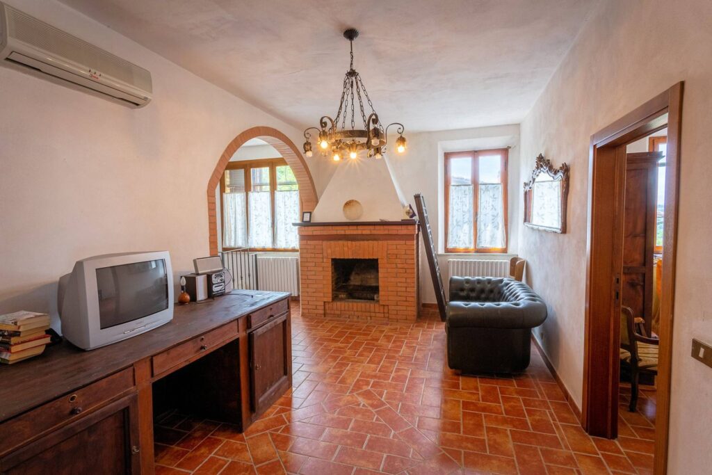 1280-Casale ristrutturato con vista panoramica parco e piscina-Volterra-13 Agenzia Immobiliare ASIP