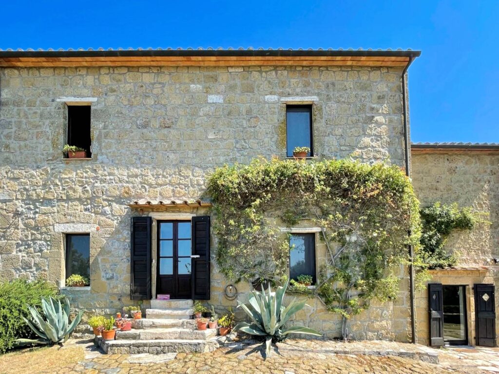 1302-Casale in stile Toscano con terreno e vista panoramica-Pitigliano-5 Agenzia Immobiliare ASIP