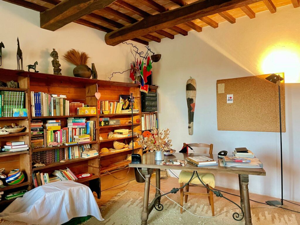 1302-Casale in stile Toscano con terreno e vista panoramica-Pitigliano-7 Agenzia Immobiliare ASIP