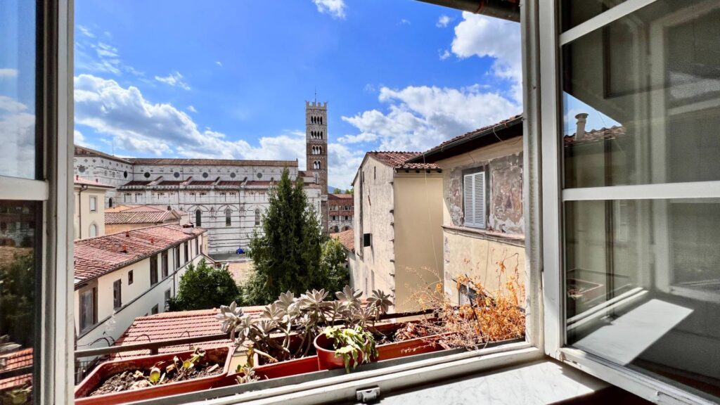 1305-Appartamento in centro storico-Lucca-2 Agenzia Immobiliare ASIP