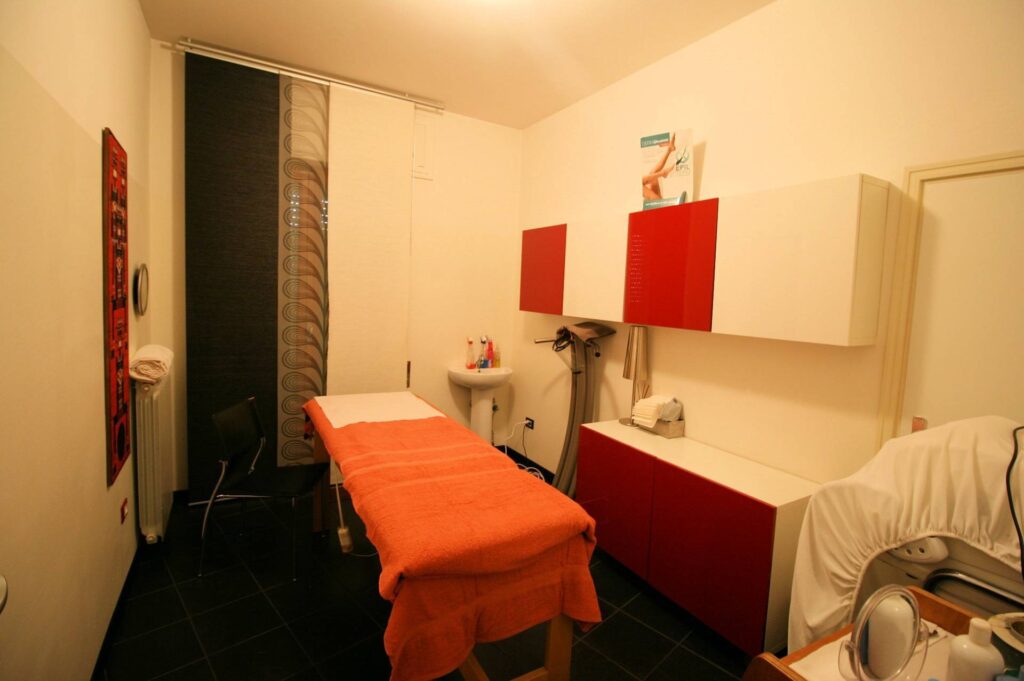 1324-UNITA' IMMOBILIARE DI AMPIA SUPERFICIE CON OTTIME POTENZIALITA' DI UTILIZZO IN POSIZIONE CENTRALE-Montecatini-Terme-15 Agenzia Immobiliare ASIP