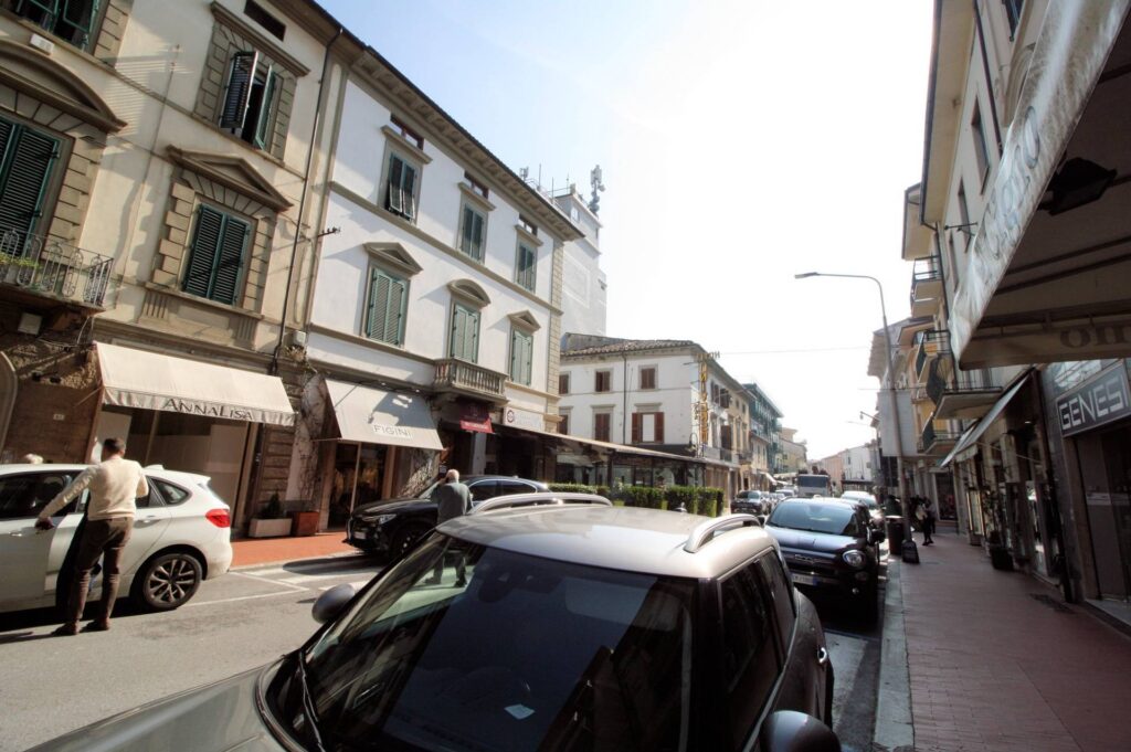 1324-UNITA' IMMOBILIARE DI AMPIA SUPERFICIE CON OTTIME POTENZIALITA' DI UTILIZZO IN POSIZIONE CENTRALE-Montecatini-Terme-12 Agenzia Immobiliare ASIP