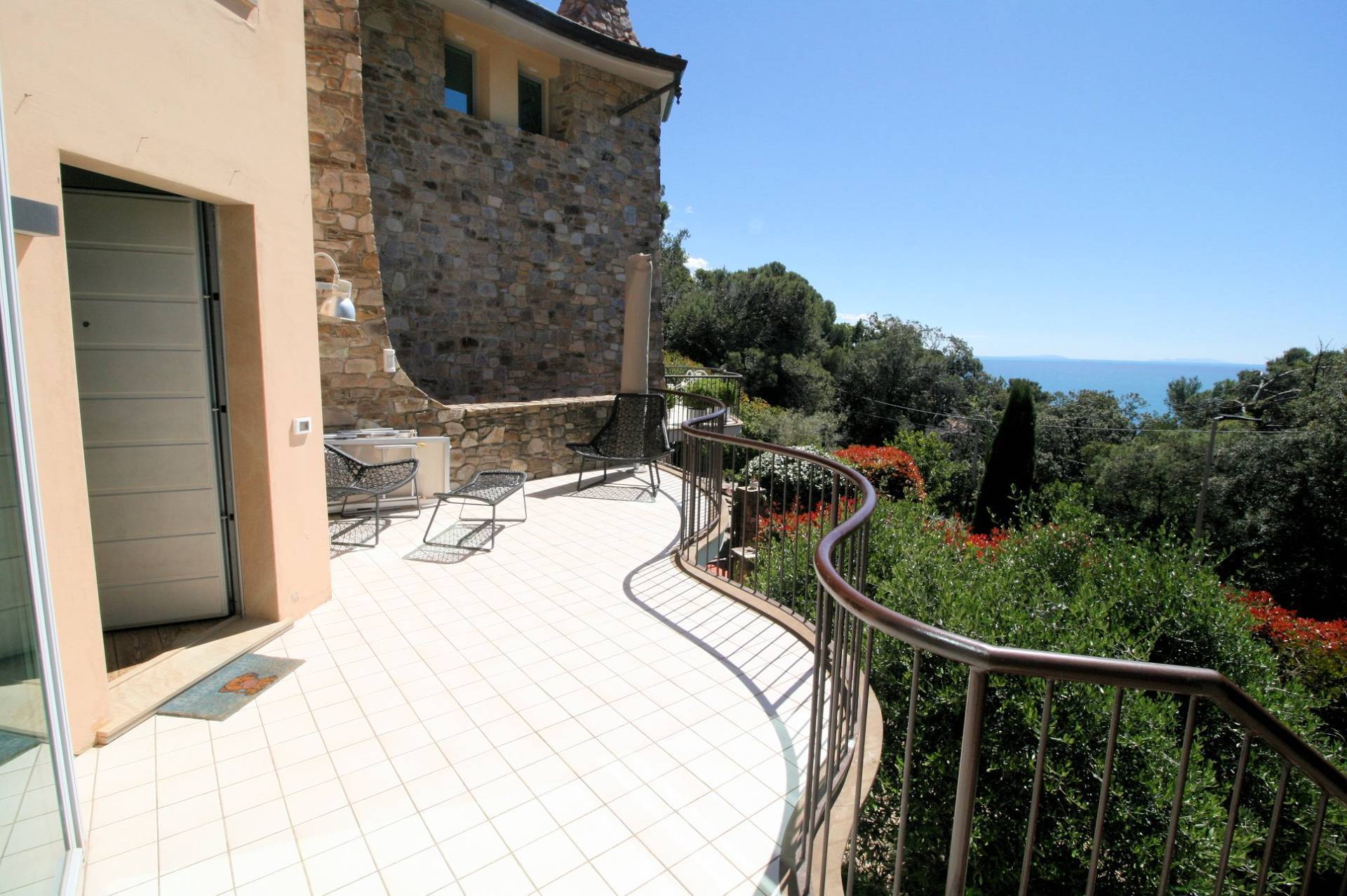 1515-Villetta libera su quattro lati con giardino e vista mare-Livorno-1 Agenzia Immobiliare ASIP